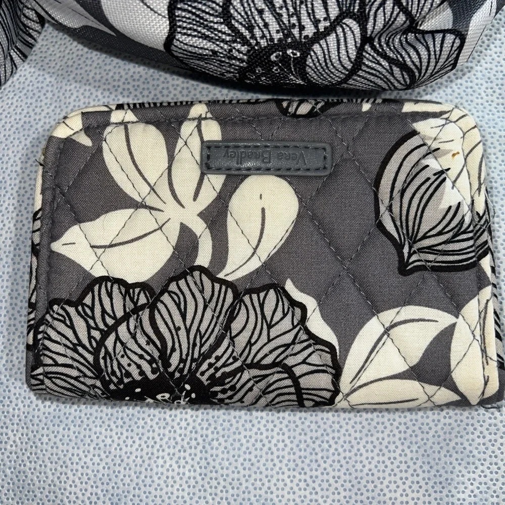 Vera Bradley LightenUp Essential Compact Mini Sling/WalletGray White Moon Shadow